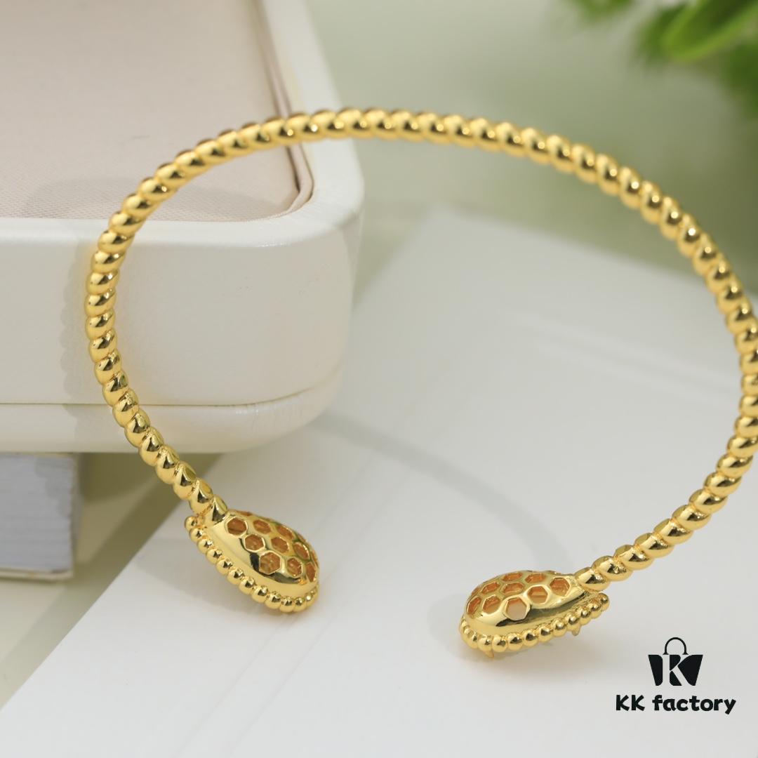 69300c8212f62673a6fabdc4 Boucheron Goutte Bracelet 💧 SERPENT BOHÈME Classic and Modern, Diamond-Set Water Drop Design with Delicate Yellow Gold Pearl Surround, Thick Gold Plating, Logo-Embellished Boucheron Bracelet, Elegant Simplicity in a Timeless Water Drop Shape, Exquisite Wearability 👼】The Water Drop Collection Symbolizes Love for the Dearest One
