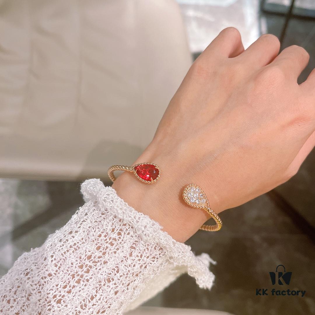 69300c8f12f62673a6fabde1 Boucheron Goutte Bracelet 💧 SERPENT BOHÈME Classic and Modern, Diamond-Set Droplet Design with Delicate Yellow Gold Pearls, Thick Gold Plating, Logo-Embossed Boucheron Bracelet, Simple and Elegant Square Shape, Exquisite Wearing Effect 👼 The Droplet Collection Symbolizes Love for the Dearest