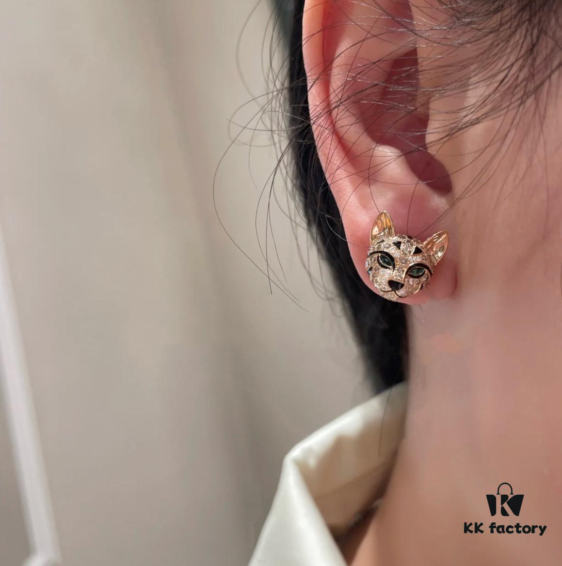 69300cbd12f62673a6fabe25 Boucheron Leopard Cat Earrings