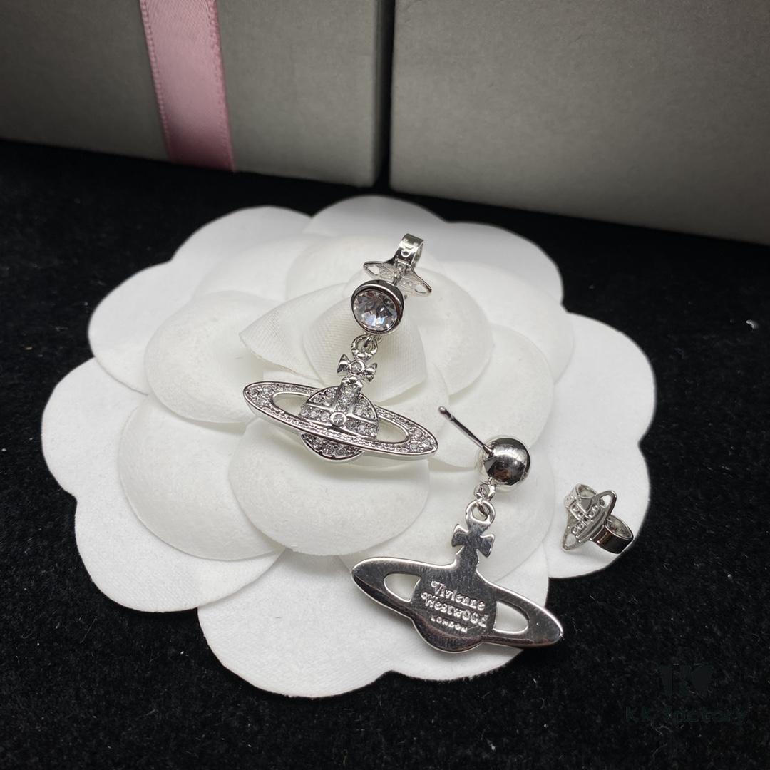 VIVIENNE WESTWOOD New Stud Earrings