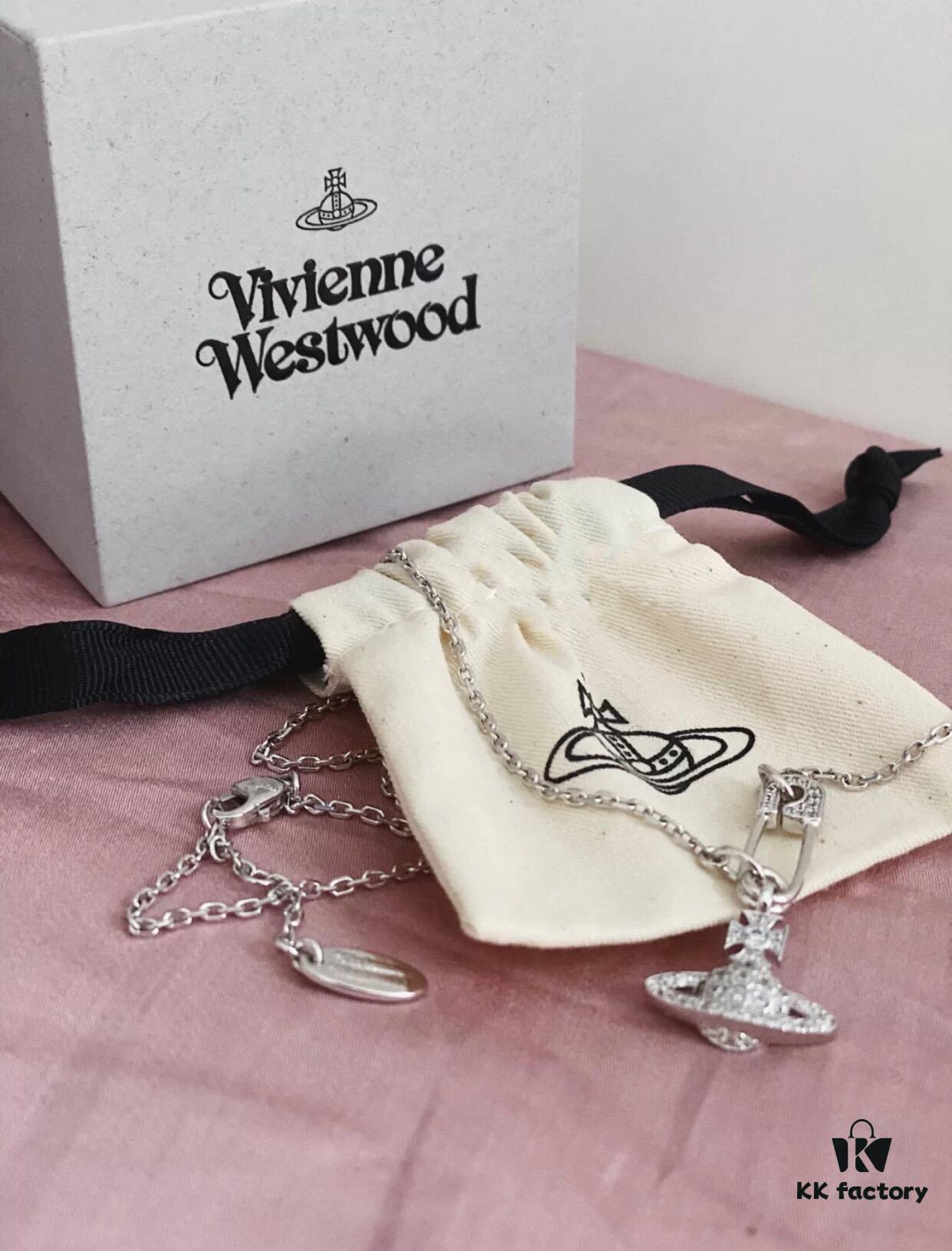 69300d9012f62673a6fabfb9 Vivian New Arrival Pin Saturn Necklace, Perfect for Showcasing the Neckline