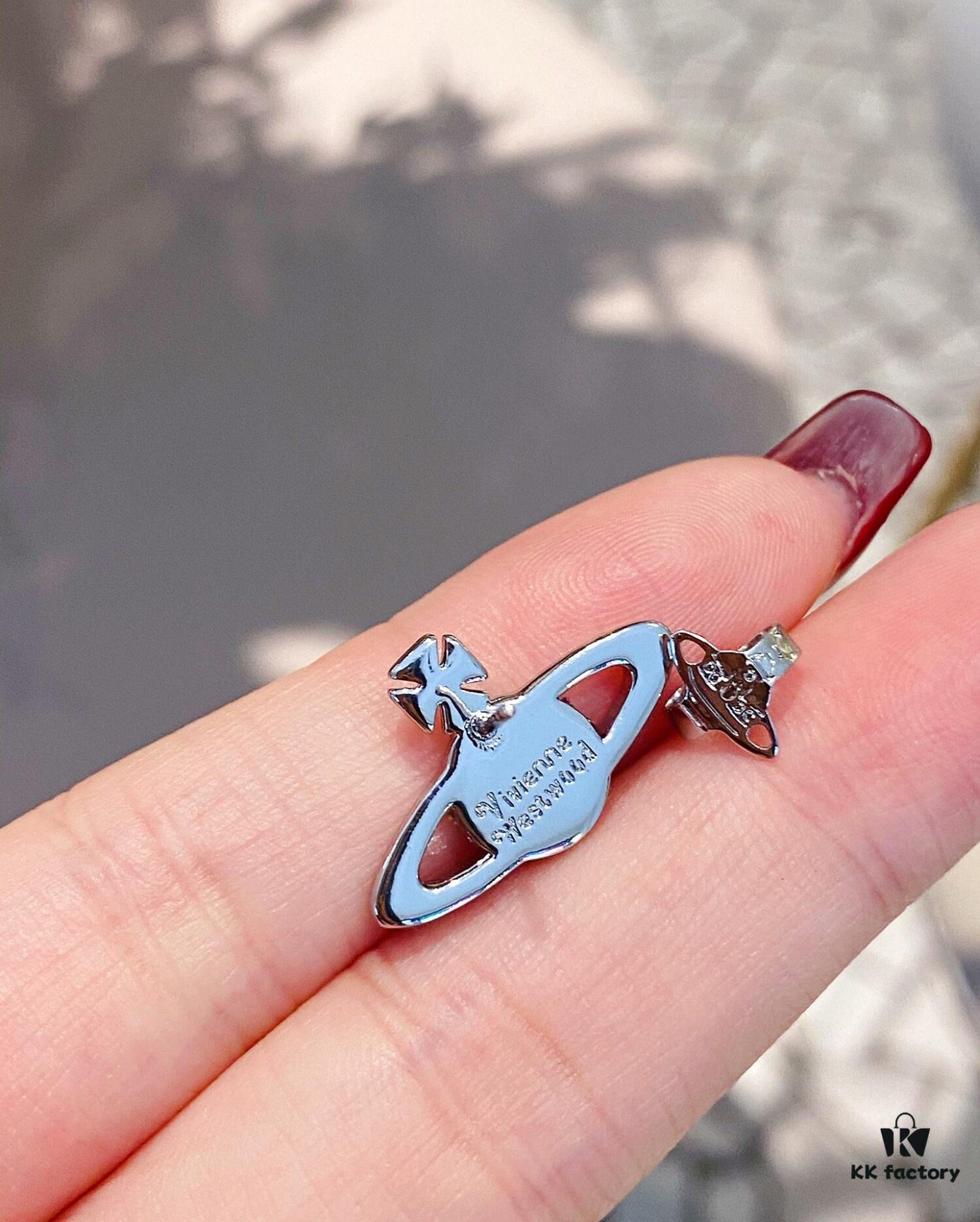 69300d9d12f62673a6fabfcc Vivian New Saturn Stud Earrings