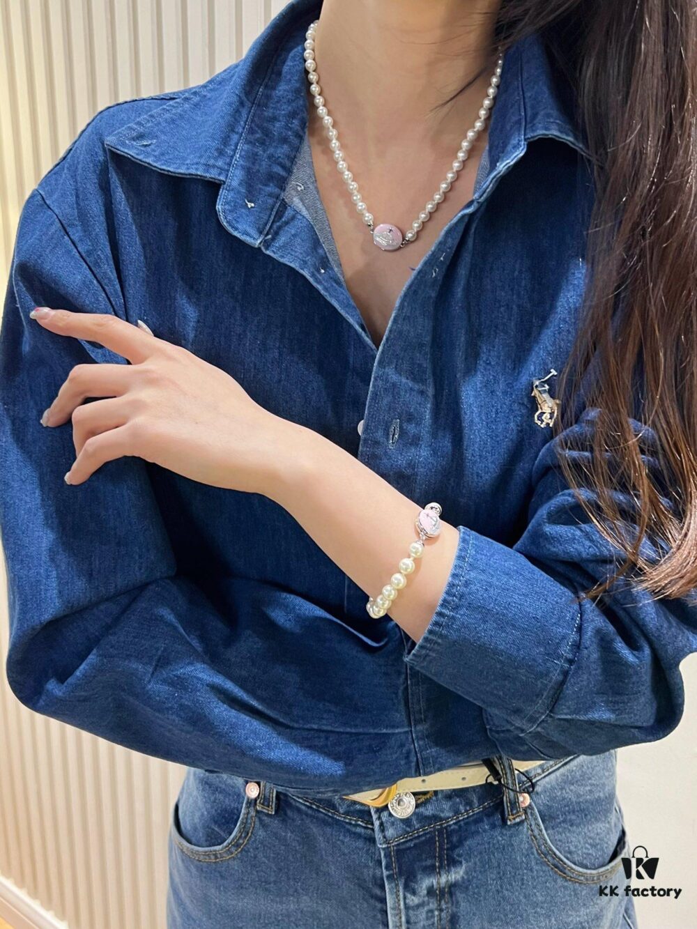 69300ddd12f62673a6fac021 Promise Me You'll Get This Enamel Pearl Piece! Lisa and Yimengling Are Wearing It!