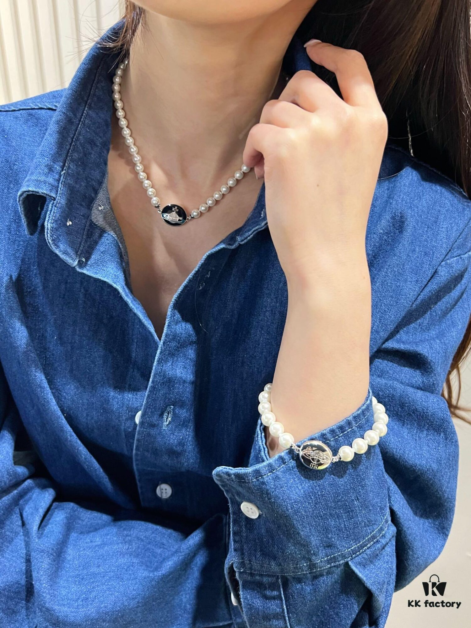 69300de712f62673a6fac028 Promise Me You'll Get This Enamel Pearl Piece! Lisa and Yimengling Are Wearing It!
