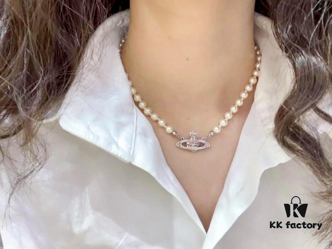 69300e3712f62673a6fac073 Vivienne Westwood Saturn Pearl Set - Beautiful and Timeless Jewelry