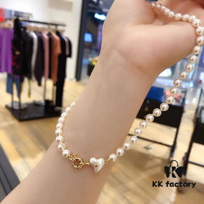 West Grandma Small Resin Heart Pearl Necklace - Gold