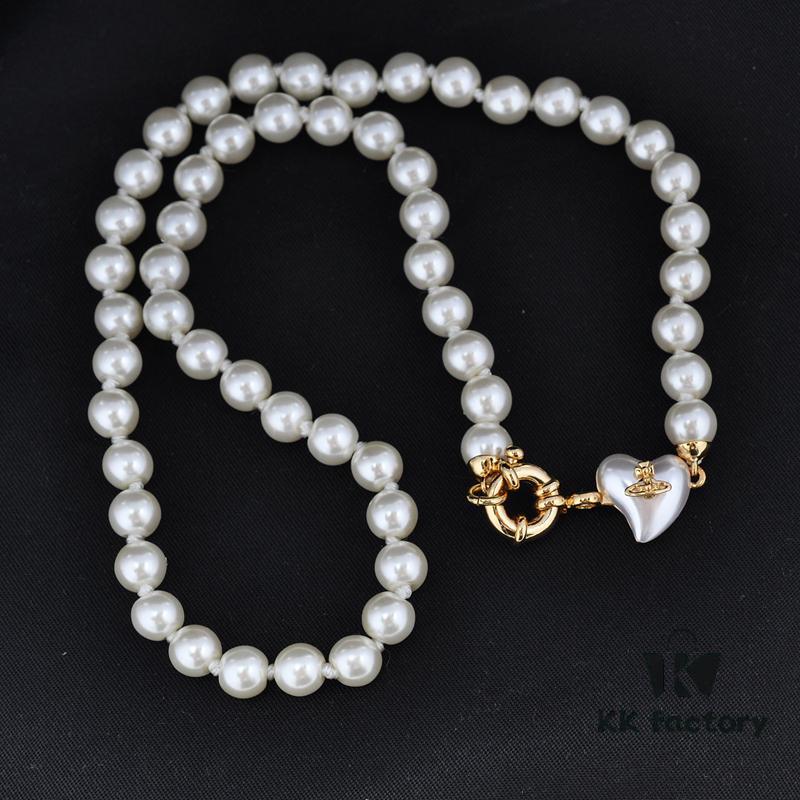 West Grandma Small Resin Heart Pearl Necklace - Gold