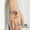 West Queen Pin Round Plate - Pearl Bracelet - Silver