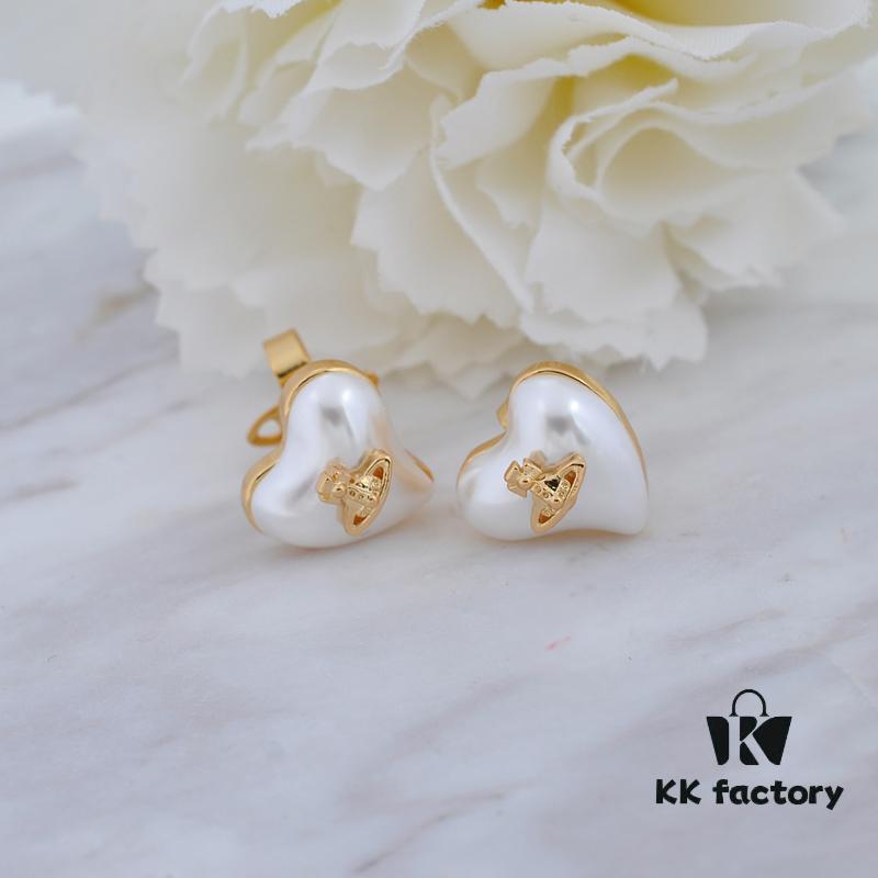 West Grandma Small Resin Heart Pearl Stud Earrings - Gold