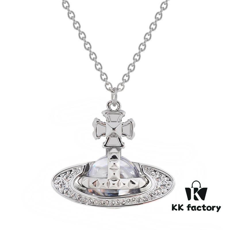 West Queen Rivet Glass Bead - Half-Face Necklace - Large Silver