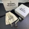 West Queen Brooch Round Plate Pearl Bracelet