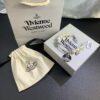 West Queen Brooch Round Plate Pearl Bracelet