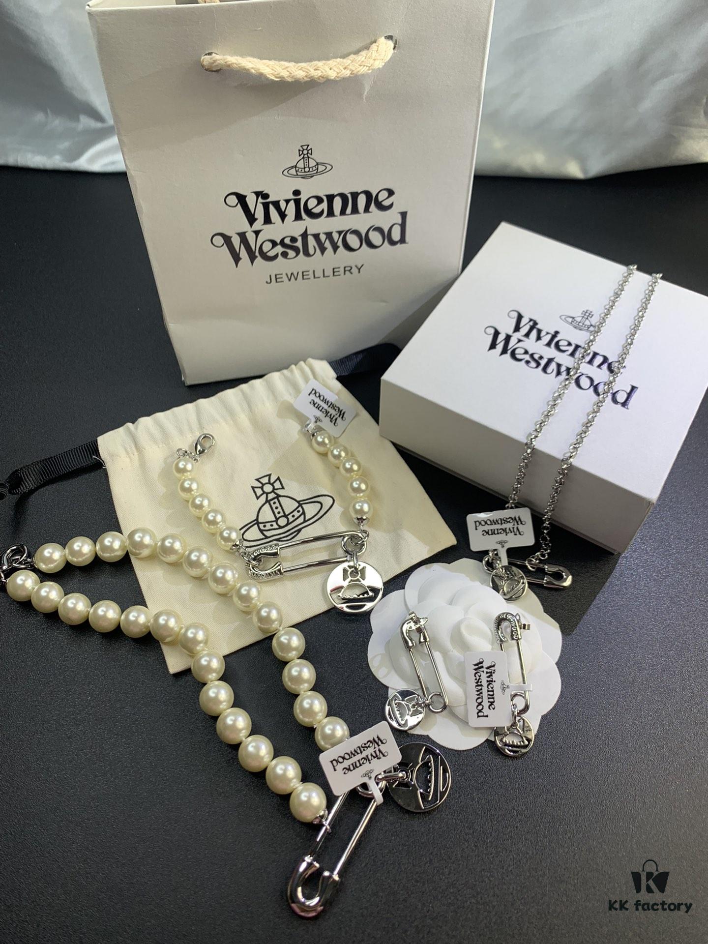Vivienne Westwood Pin and Round Plaque Set Series, In-Stock Real Shot