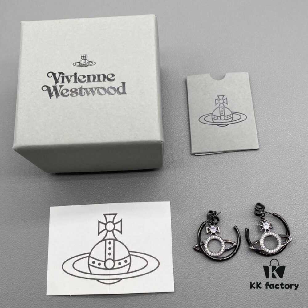 69300f2f12f62673a6fac22f Vivienne Westwood Saturn Necklace