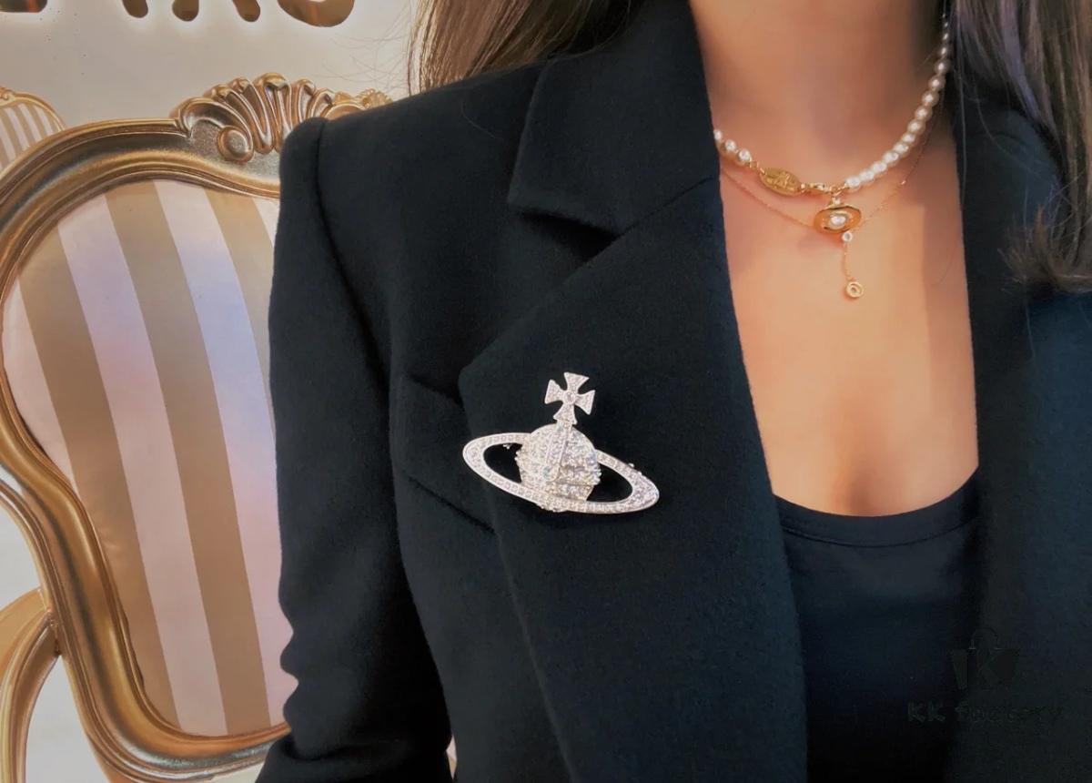 Saturn Brooch Wearing Look