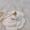 West Queen 3D White Resin Necklace and Earrings