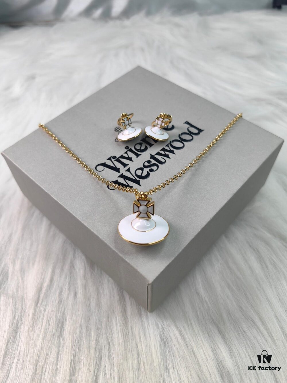 69300f9f12f62673a6fac2c4 West Queen 3D White Resin Necklace and Earrings