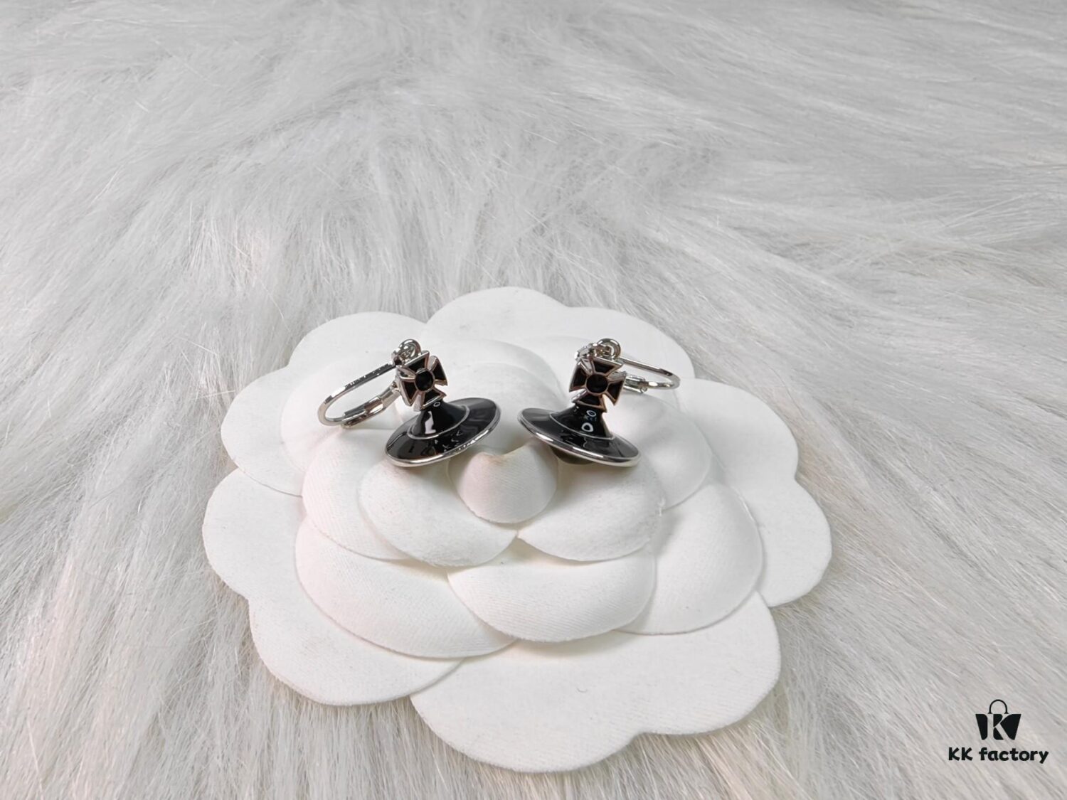 69300fa212f62673a6fac2ca West Queen 3D Black Dripping Glue Necklace and Earrings