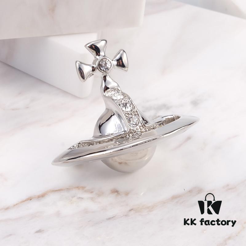 West Queen 3D Saturn Brooch
