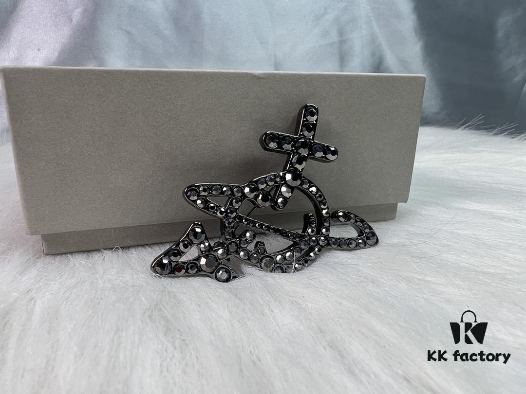 6930100c12f62673a6fac380 Vivienne Westwood Rhodium-Plated Full Diamond Arrow Saturn Brooch - Titanium Black