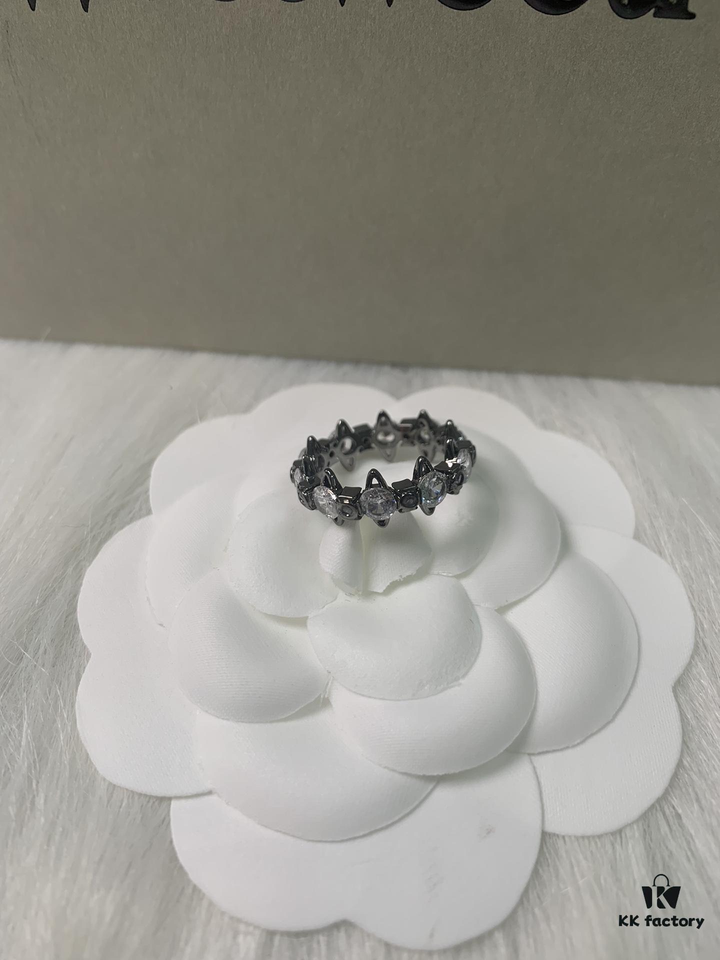West Queen Saturn Ring Set in Black and White Gold with White Diamonds, Rose Gold with Pink Diamonds