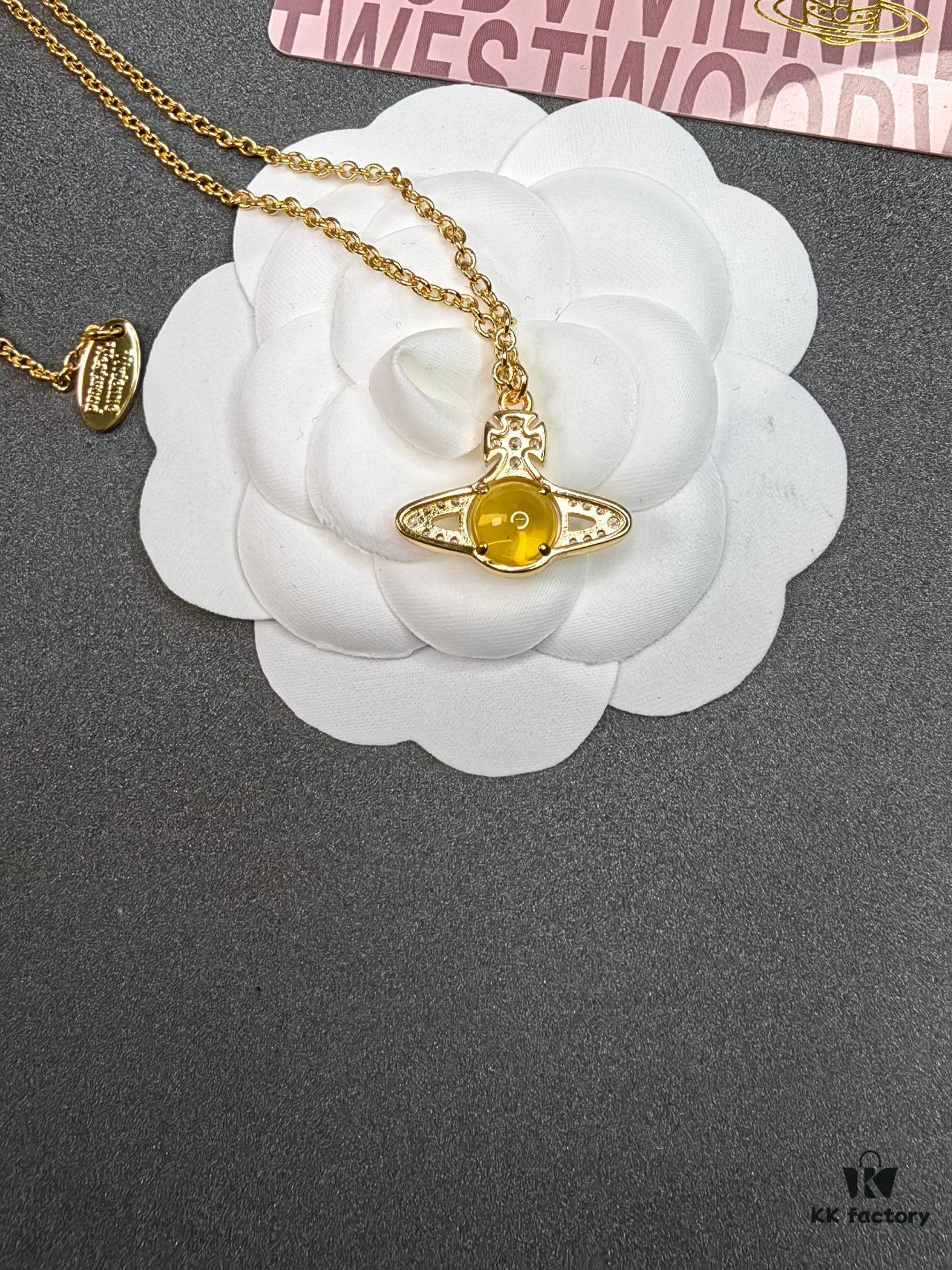 West Queen Rotating Bead Gold-colored Set