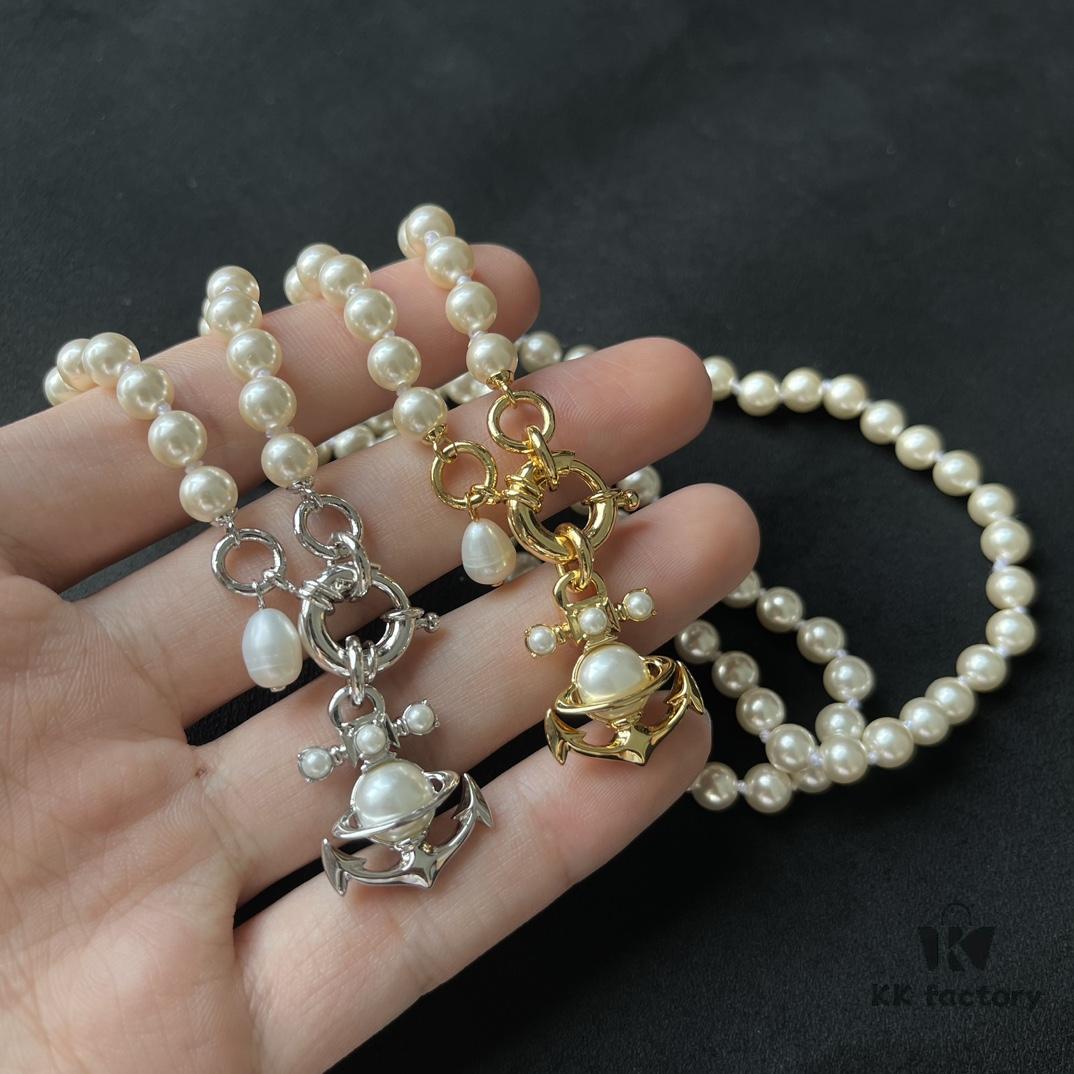 West Queen Exquisite Anchor Necklace