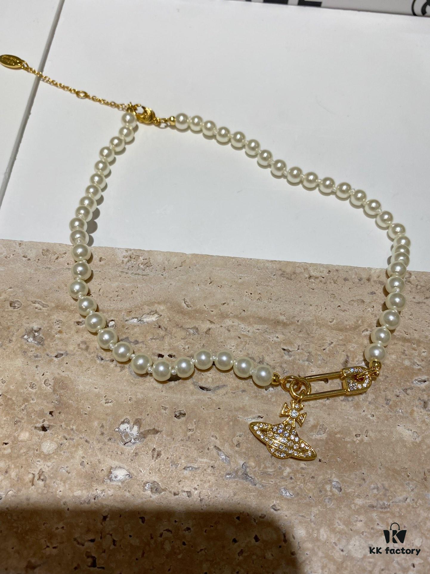 6930118a12f62673a6fac585 Saturn | Vivienne Westwood Jewelry - Brooch Style Pearl Necklace and Bracelet
