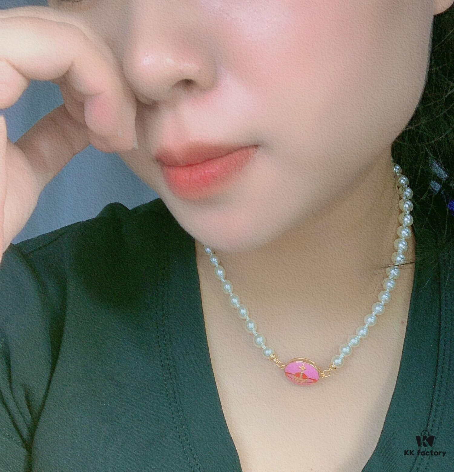 West Queen Magnetic Clasp Rose Red Pearl Necklace - Gold Color