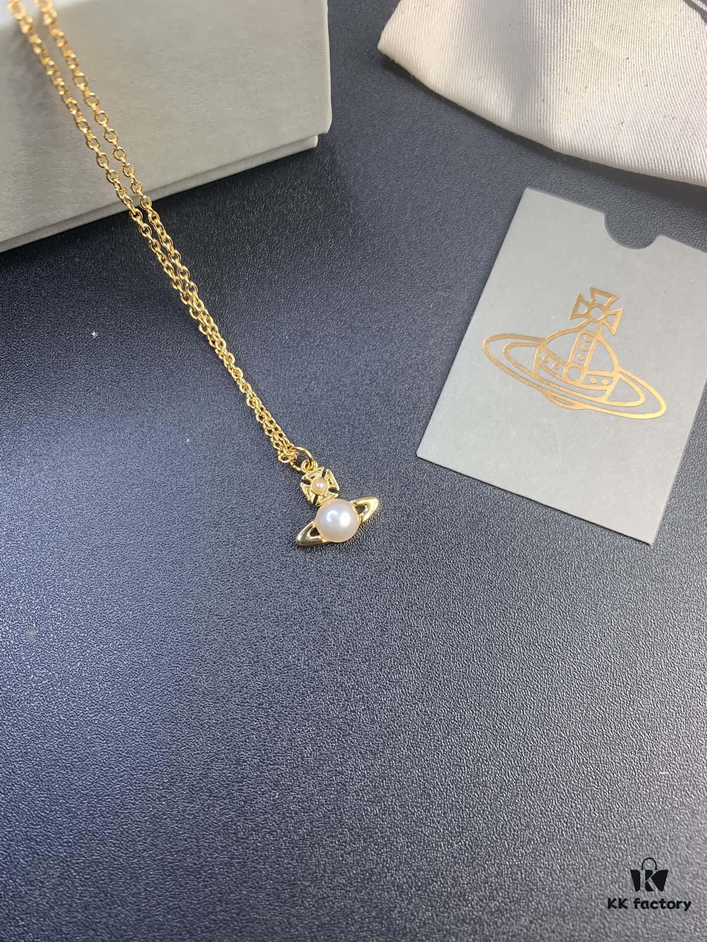 693011fe12f62673a6fac60f West Queen Pearl Necklace in White Gold and Yellow Gold Two Tones