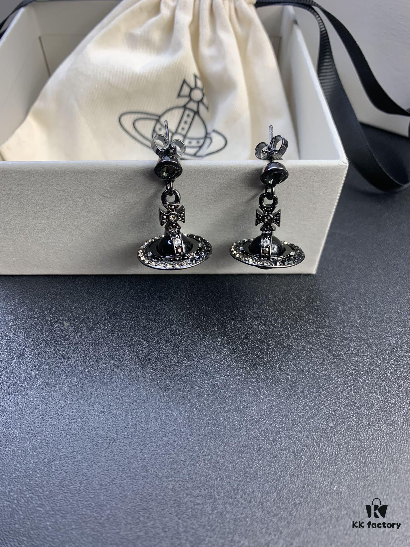 Vivienne Westwood Gradient Black 3D Saturn Necklace and Earrings Set