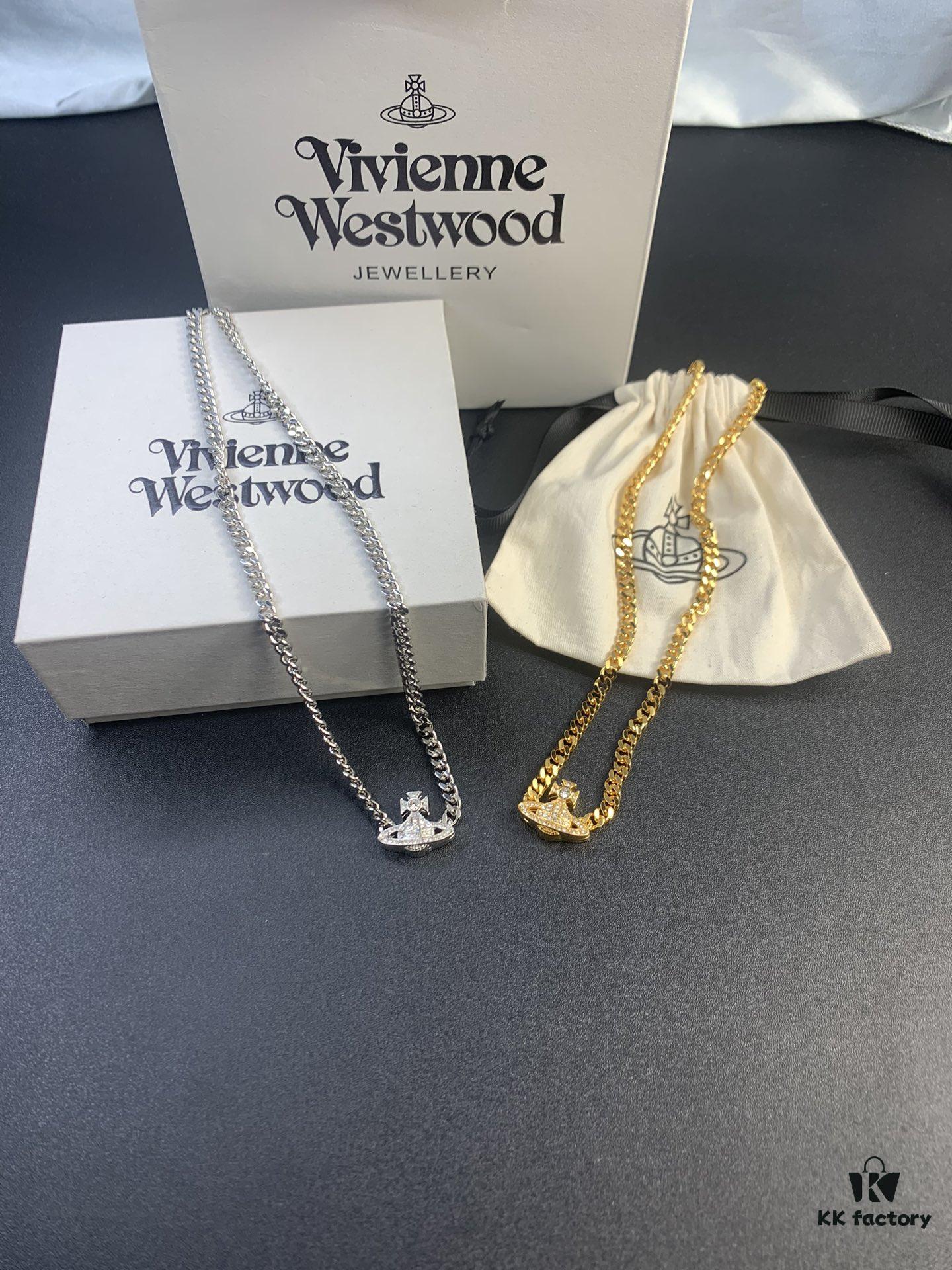 693012c212f62673a6fac712 West Grandma Magnetic Clasp Saturn Chunky Chain in Gold and Silver Tones