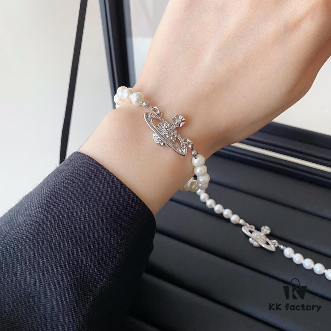 Not Only Pure and Sweet, But Also Perfect for Punk Sensuality!