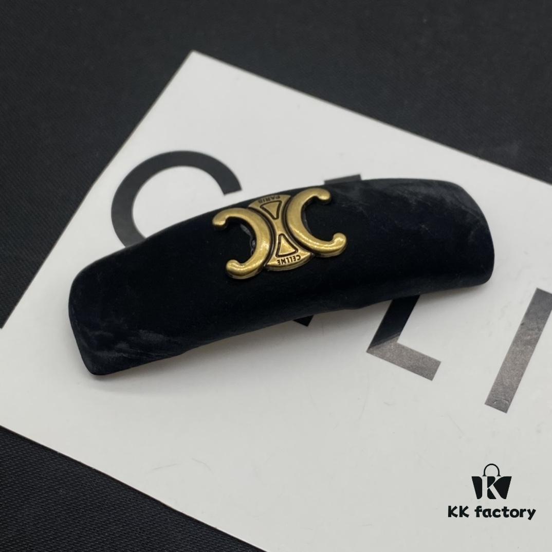 6930146e12f62673a6fac96b Celine Hair Clip, Effortless European and American Style, Suitable for Various Occasions, Simple Yet Elegant, Made with Original Matched Materials