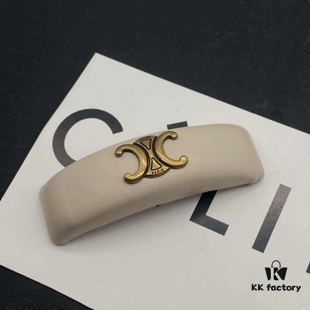 6930147212f62673a6fac971 Celine Hair Clip, Effortless European and American Style, Suitable for Various Occasions, Simple Yet Elegant, Made with Original Matched Materials
