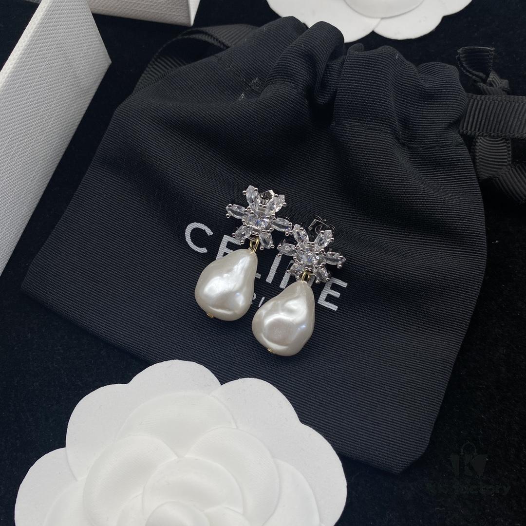 CELINE Effortless European and American Style Suitable for Various Occasions, Simple Yet Elegant, Made with Original Matched Materials