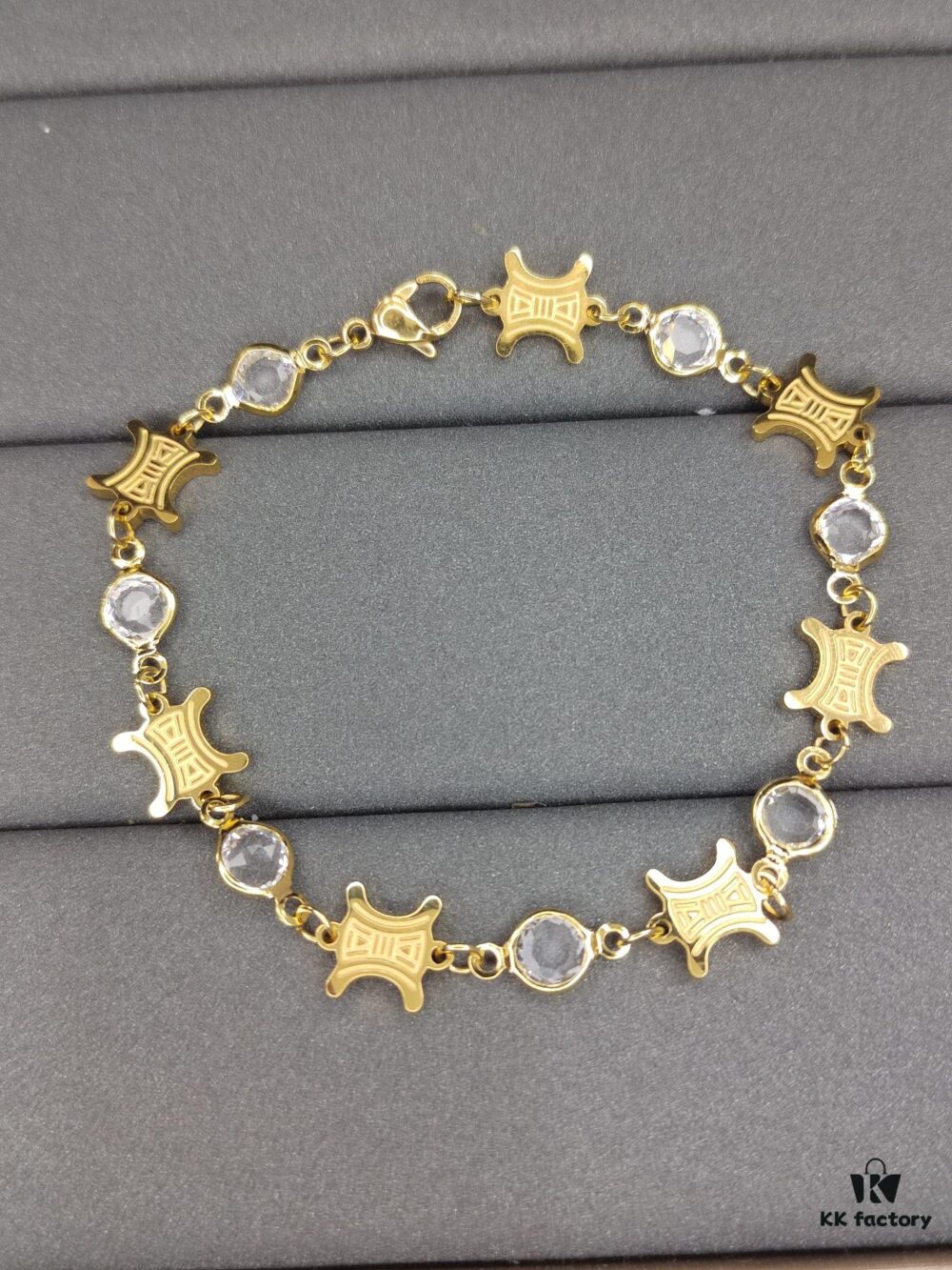693015cb12f62673a6facab3 Celine New Arrival Bracelet ZP Brass Material
