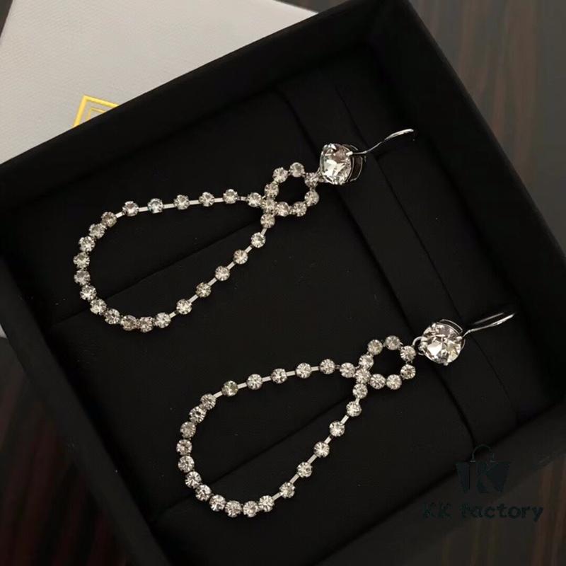 6930167112f62673a6facbe3 Miu Miu Beautiful Figure-8 Ear Hook, Xiaxia's Same Style, Original LG Version, Elegant for Banquet, Vacation, Date, and Evening Wear, Classic and Popular Fashion Design