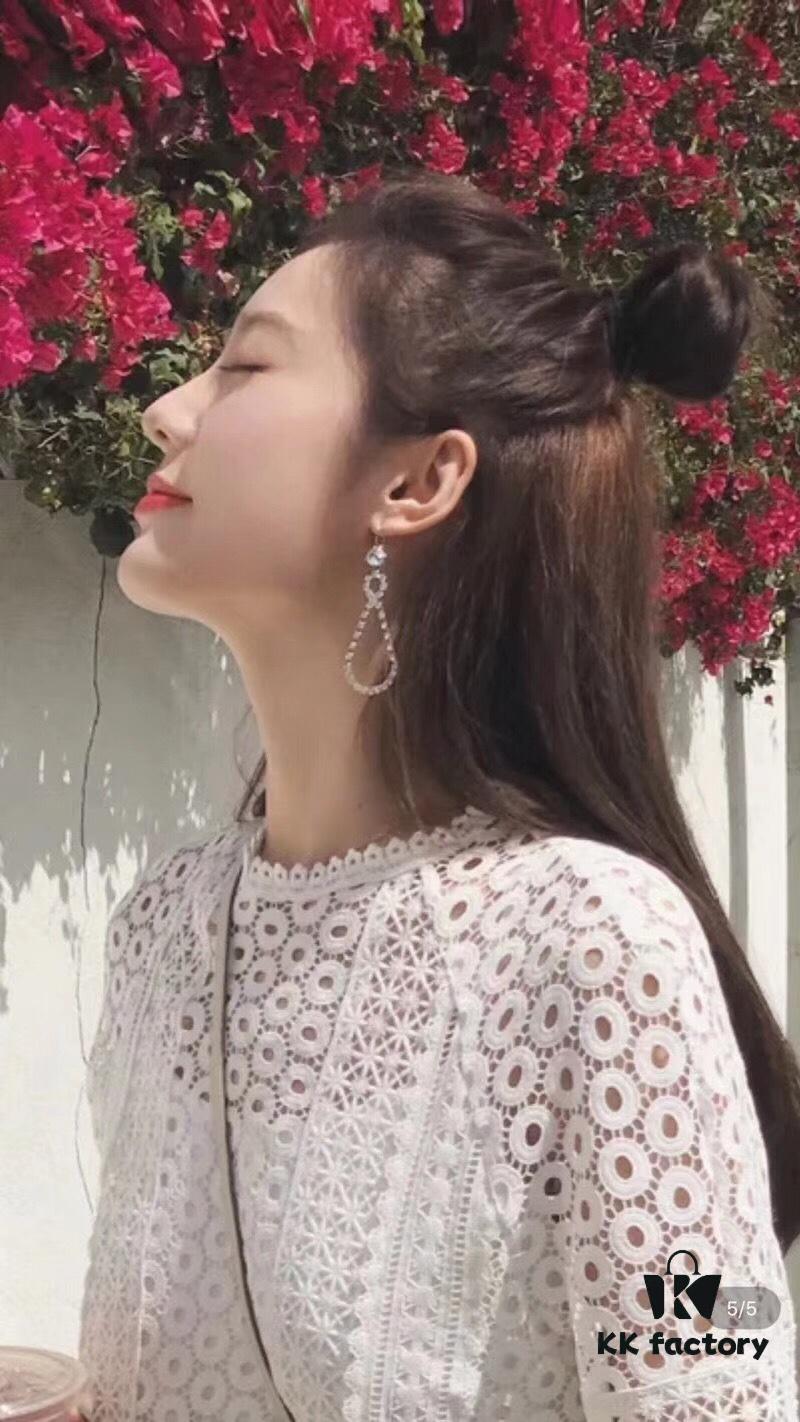 6930167212f62673a6facbe9 Miu Miu Beautiful Figure-8 Ear Hook, Xiaxia's Same Style, Original LG Version, Elegant for Banquet, Vacation, Date, and Evening Wear, Classic and Popular Fashion Design