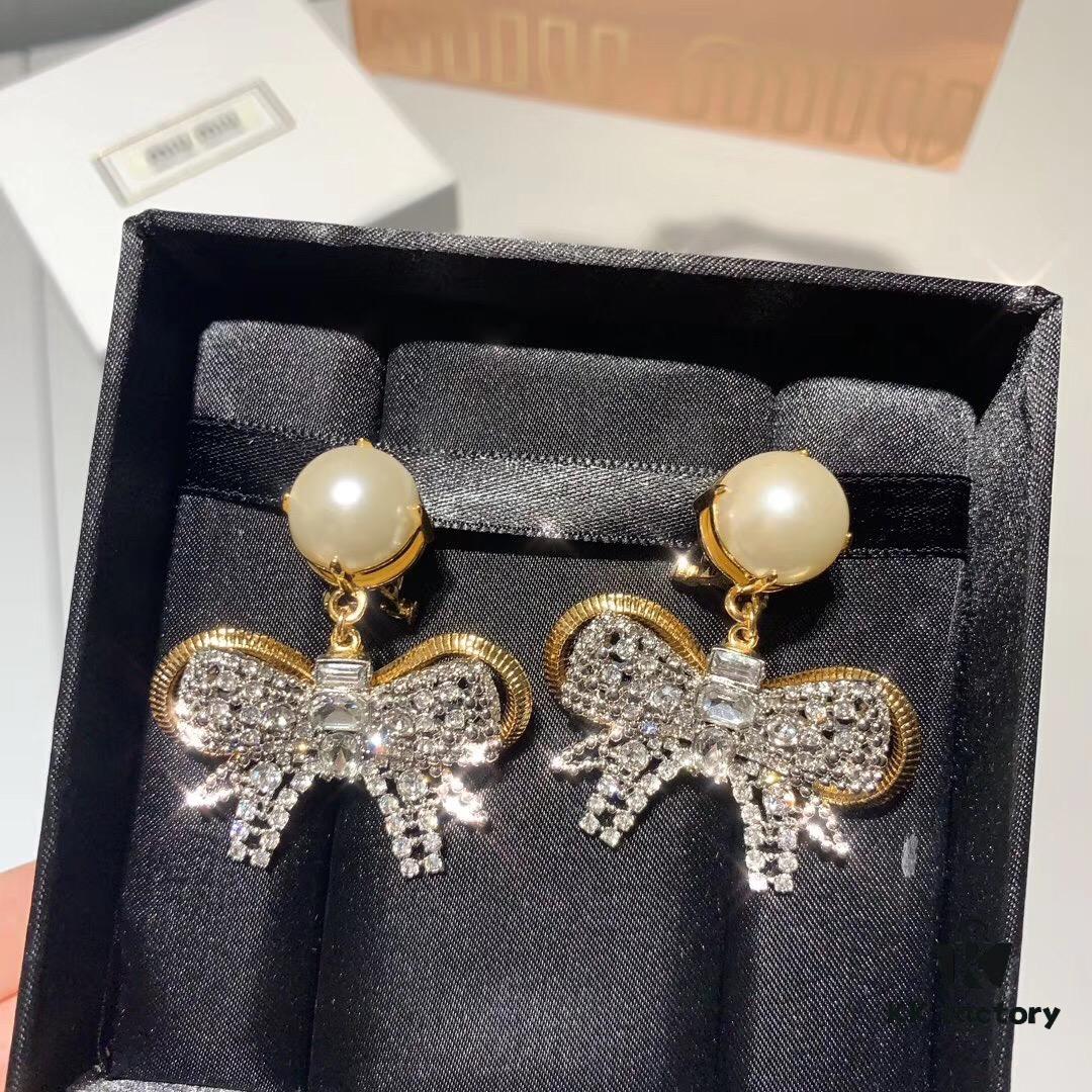 6930167e12f62673a6facbfc Miu Miu Bow Knot Stud Earrings, Guo Biting Same Style, Princess-like Charm, Dual-tone Gold-plated Craft with Swarovski Pearl