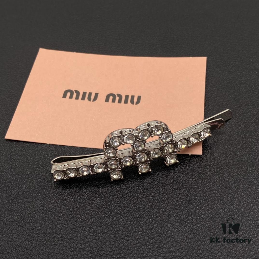 6930168812f62673a6facc09 Miu Miu Textured Luxury Pearl Heart Hair Clip - Minimalist Design with Vintage Charm