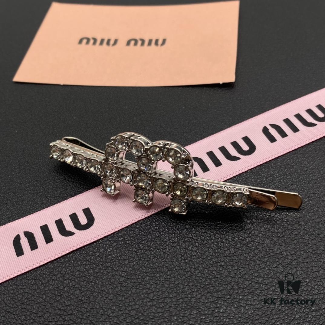 6930168912f62673a6facc0b Miu Miu Textured Luxury Pearl Heart Hair Clip - Minimalist Design with Vintage Charm