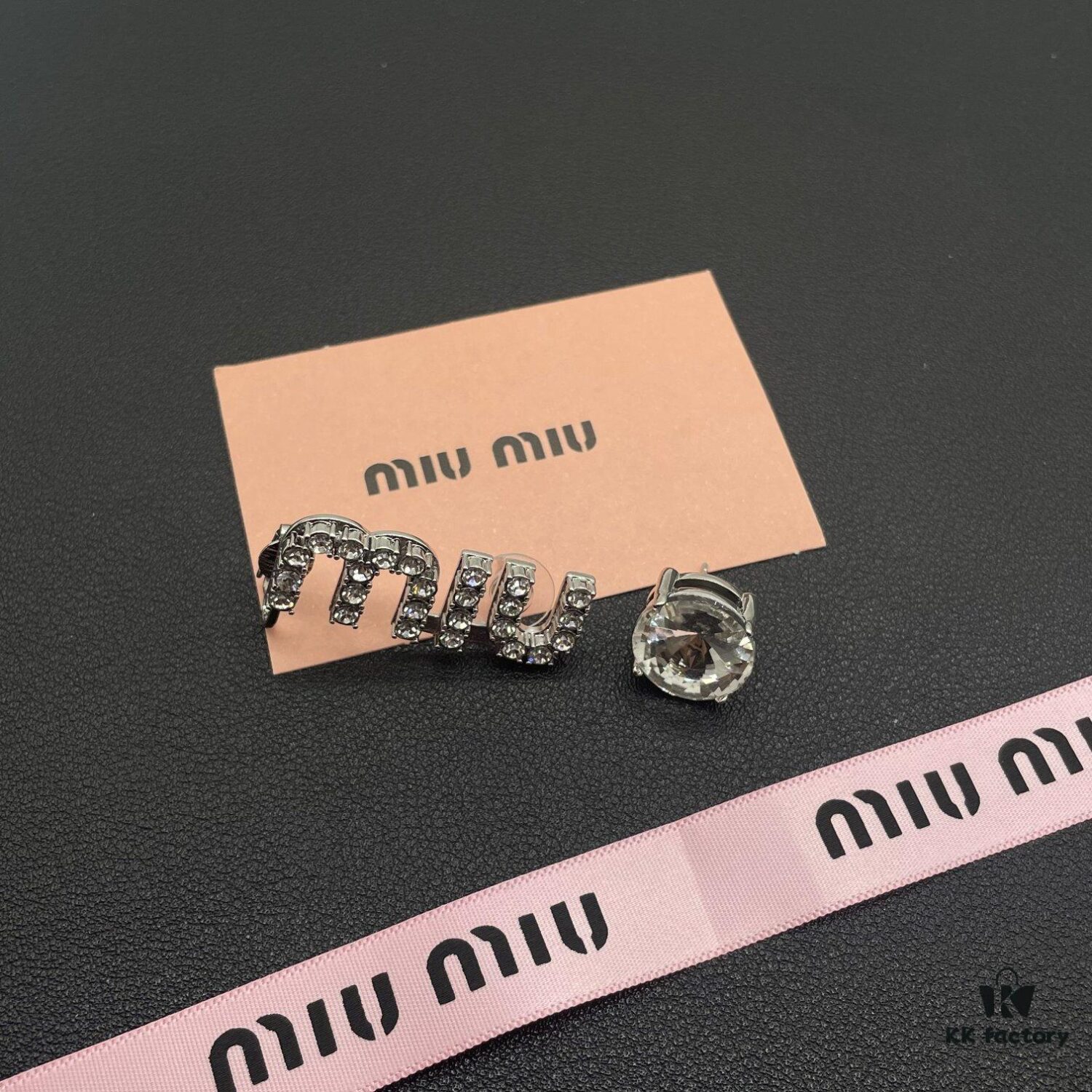 6930168912f62673a6facc0c Miu Miu Stylish Luxury Minimalist Pearl Heart Stud Earrings, Elegant and Fashionable Design, Perfect for Summer Wear