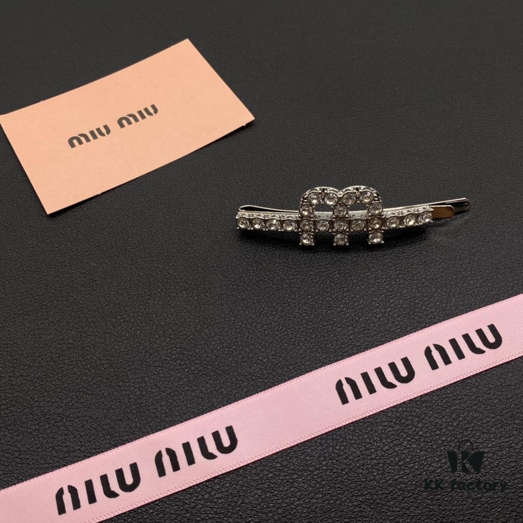 6930168912f62673a6facc0d Miu Miu Textured Luxury Pearl Heart Hair Clip - Minimalist Design with Vintage Charm