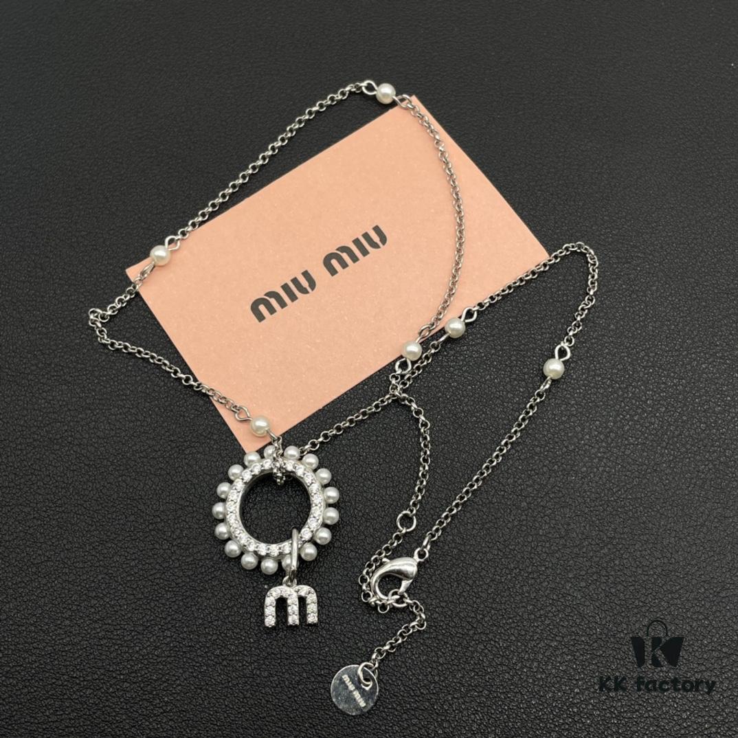 6930169a12f62673a6facc21 Miumiu Minimalist Heart Pearl Necklace, Luxury Design with Retro Elegance, Perfect for Summer Styling