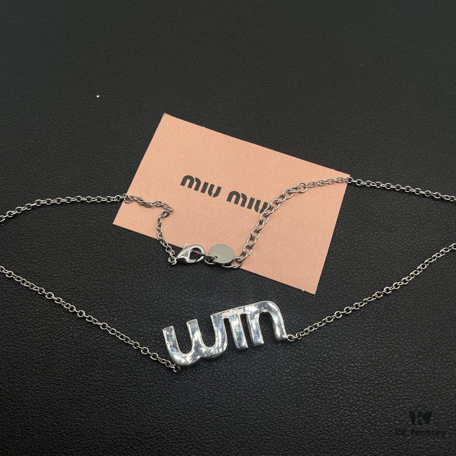 6930169b12f62673a6facc22 Miu Miu Elegant Heart Pearl Necklace, Minimalist Luxury Design with Vintage Charm, Must-Have Fashion Accessory for Summer