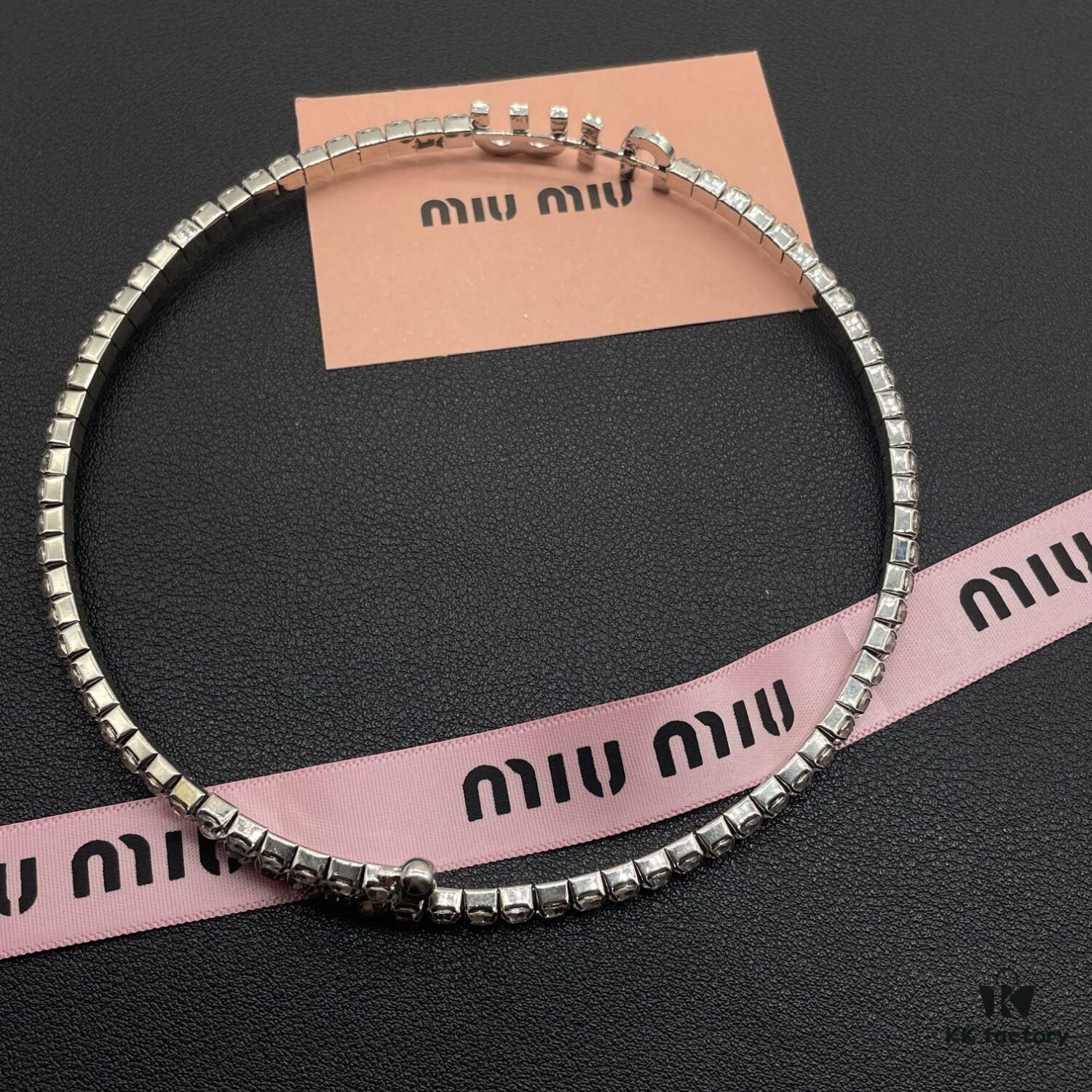 6930169b12f62673a6facc23 Miu Miu Textured Luxury Pearl Collar with Heart Design, Minimalist Retro Chic Necklace
