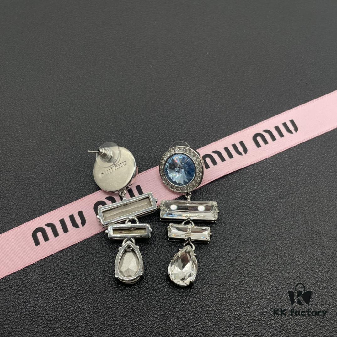 693016b212f62673a6facc3f Miu Miu Textured Luxury Pearl Heart Stud Earrings, Minimalist Design with Vintage Charm, Must-Have Summer Fashion Accessory