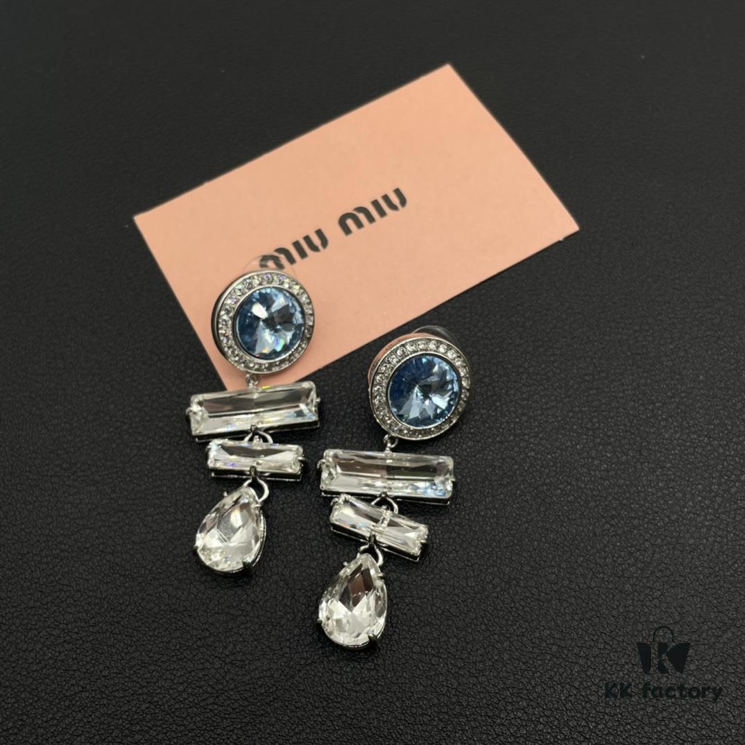 693016b312f62673a6facc41 Miu Miu Textured Luxury Pearl Heart Stud Earrings, Minimalist Design with Vintage Charm, Must-Have Summer Fashion Accessory