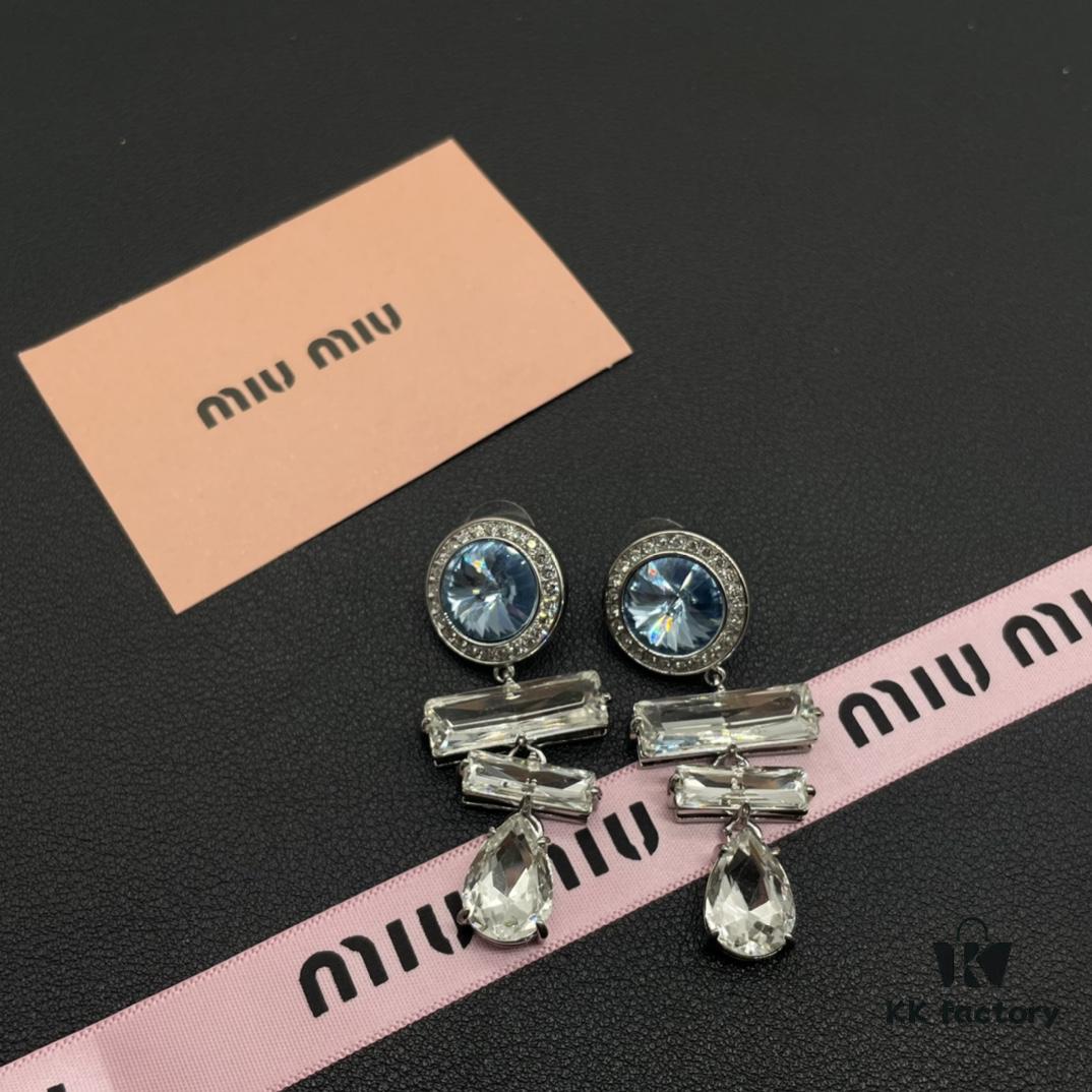 693016b312f62673a6facc42 Miu Miu Textured Luxury Pearl Heart Stud Earrings, Minimalist Design with Vintage Charm, Must-Have Summer Fashion Accessory
